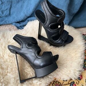 United Nude 90 Degree Gladiator Space Platform Sandals Black